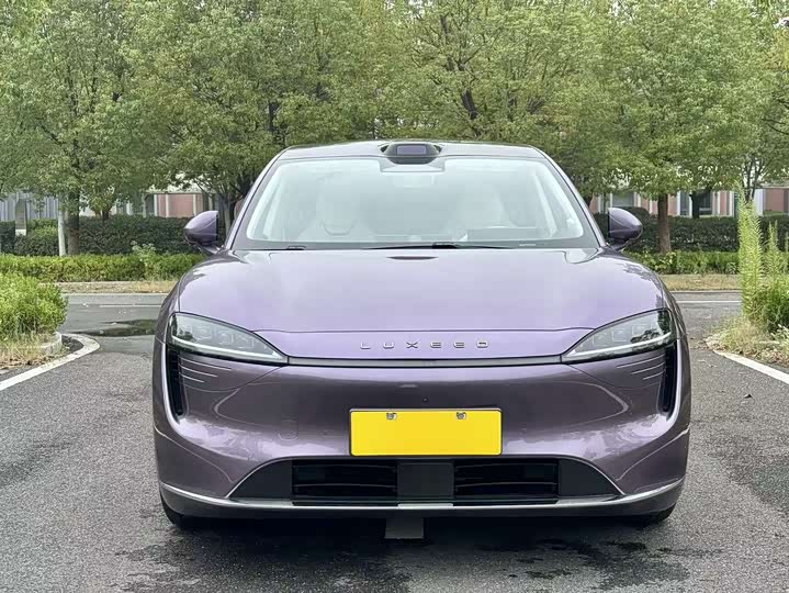 Фото 2 - Luxeed R7