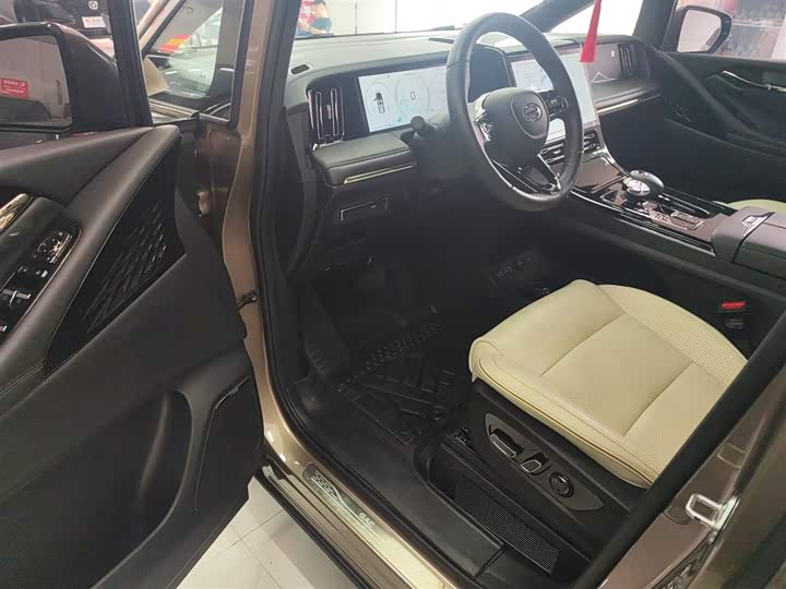 Фото 10 - GAC Trumpchi M8