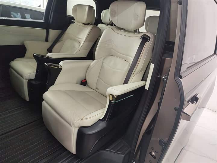 Фото 9 - GAC Trumpchi M8