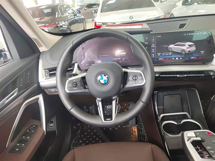 Фото 11 - BMW X1