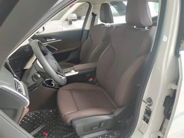 Фото 15 - BMW X1