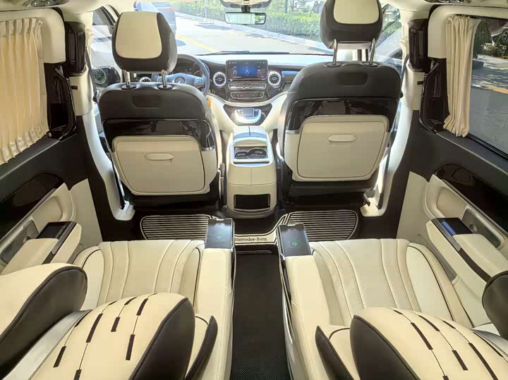 Фото 23 - Mercedes-Benz V-Class