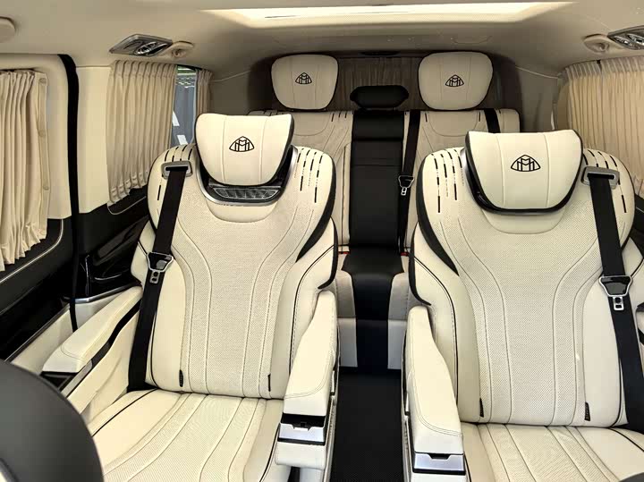 Фото 26 - Mercedes-Benz V-Class