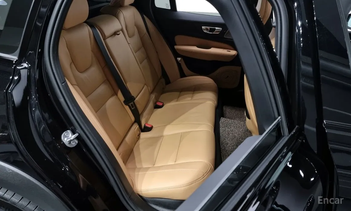 Фото 12 - Volvo V60