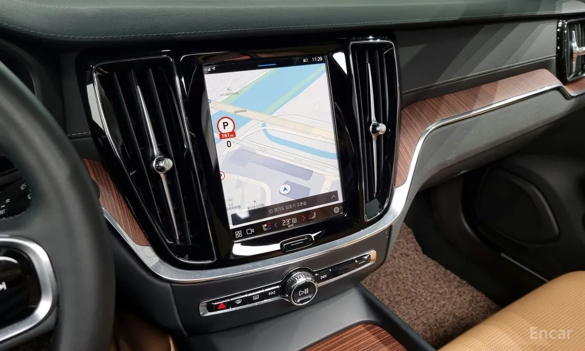 Фото 14 - Volvo V60