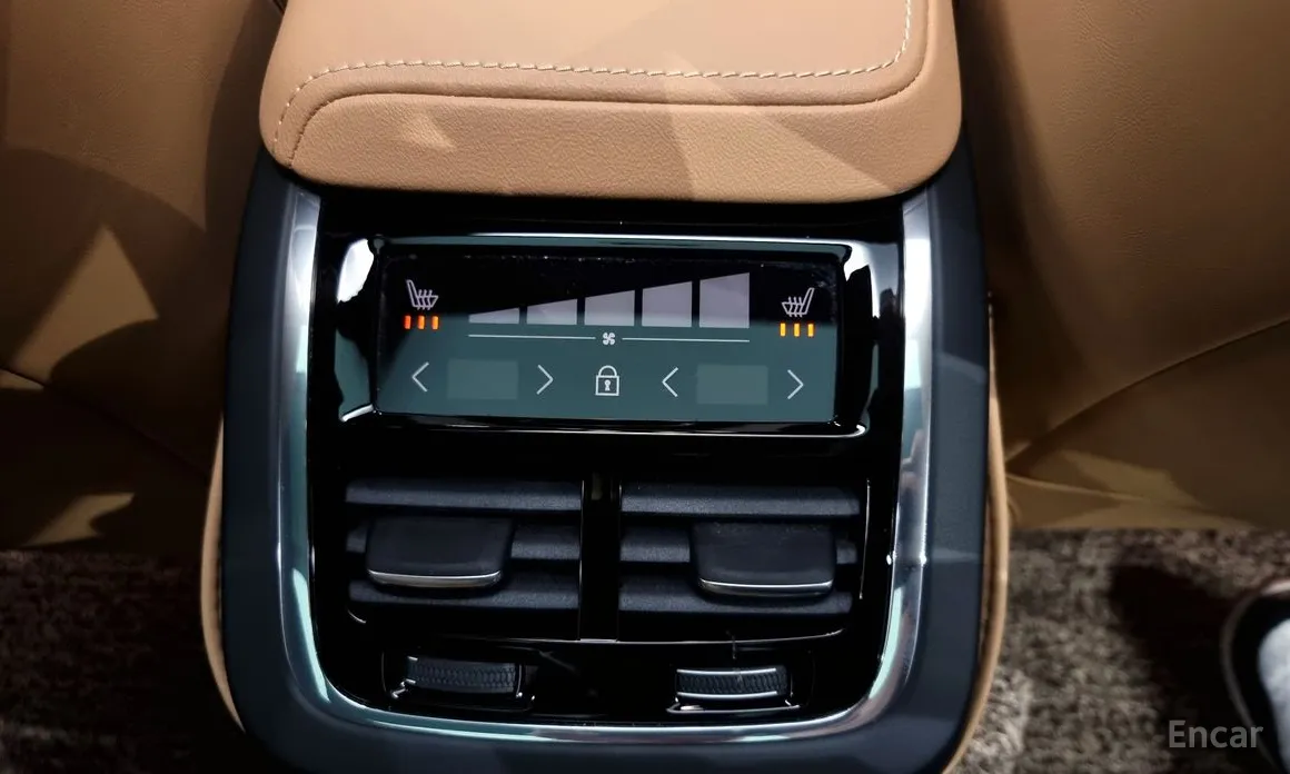 Фото 19 - Volvo V60