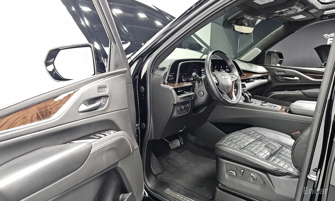 Фото 11 - Cadillac Escalade