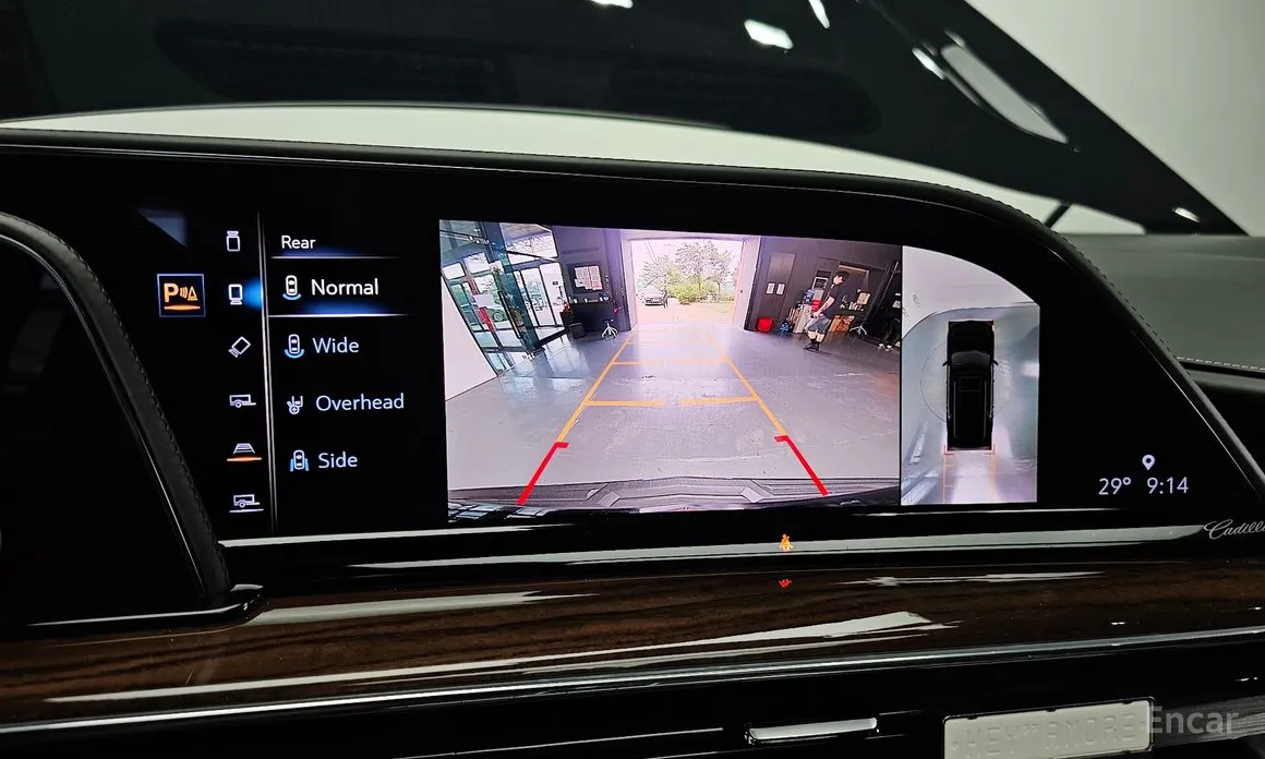 Фото 16 - Cadillac Escalade