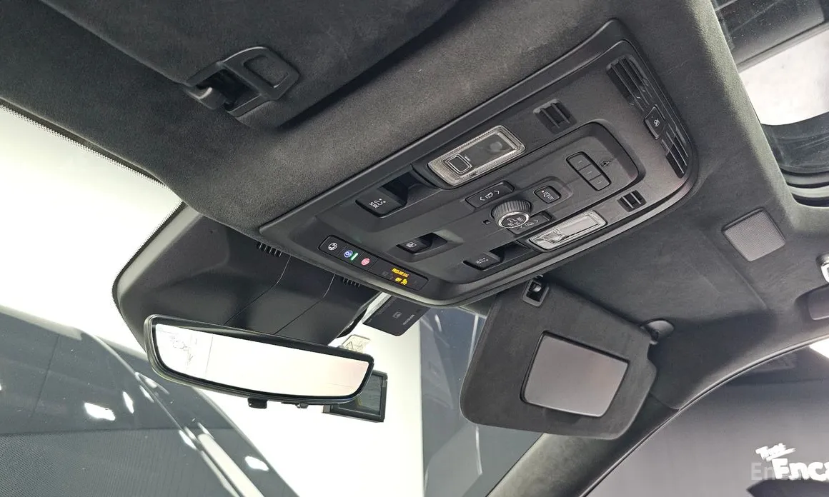 Фото 17 - Cadillac Escalade