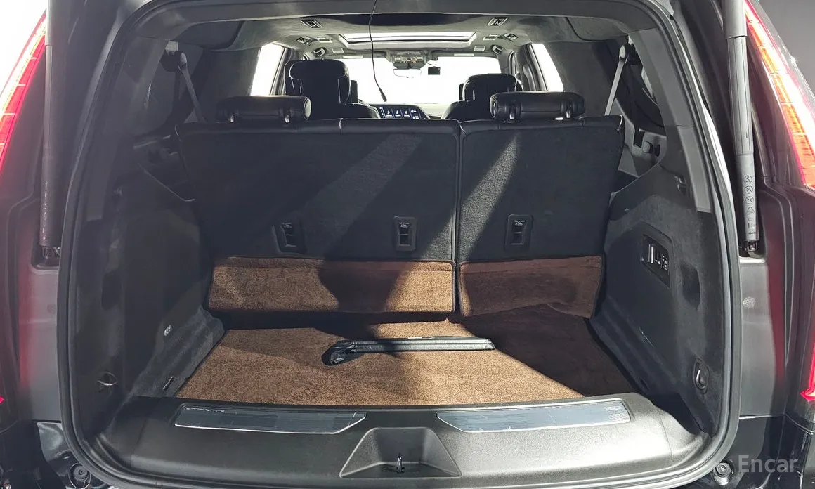 Фото 20 - Cadillac Escalade