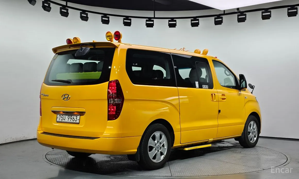 Фото 2 - Hyundai Starex