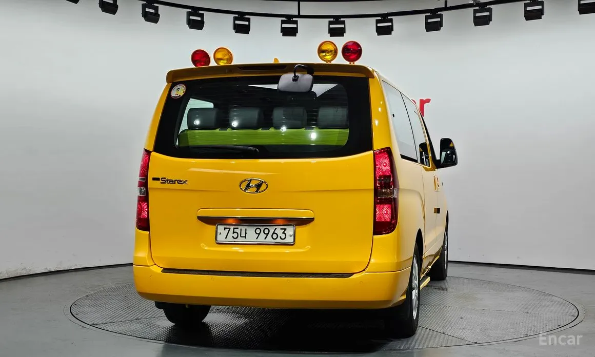 Фото 4 - Hyundai Starex