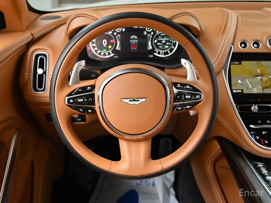 Фото 17 - Aston Martin DBX