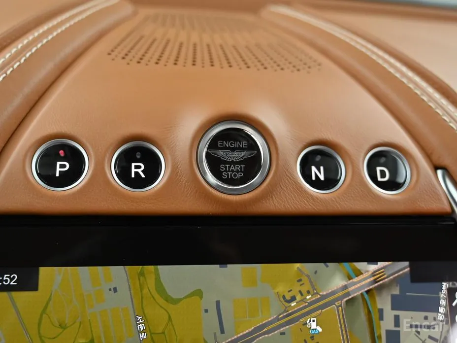 Фото 9 - Aston Martin DBX