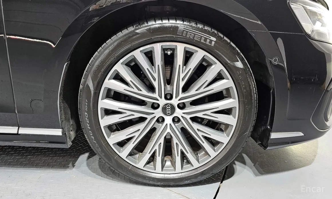 Фото 5 - Audi A8