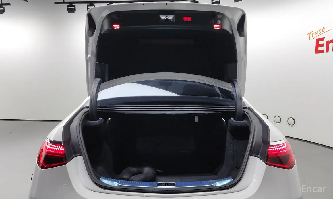 Фото 20 - Mercedes-Benz S-Class