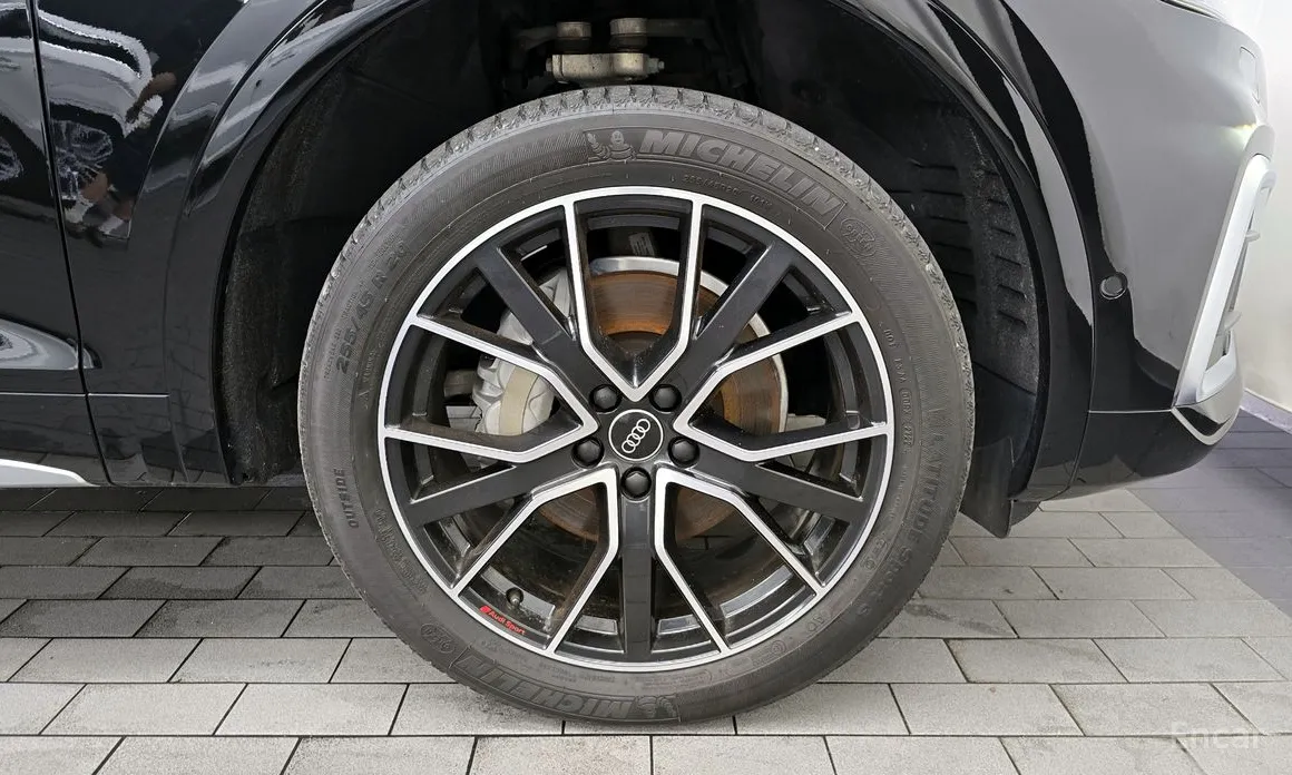 Фото 5 - Audi Q5