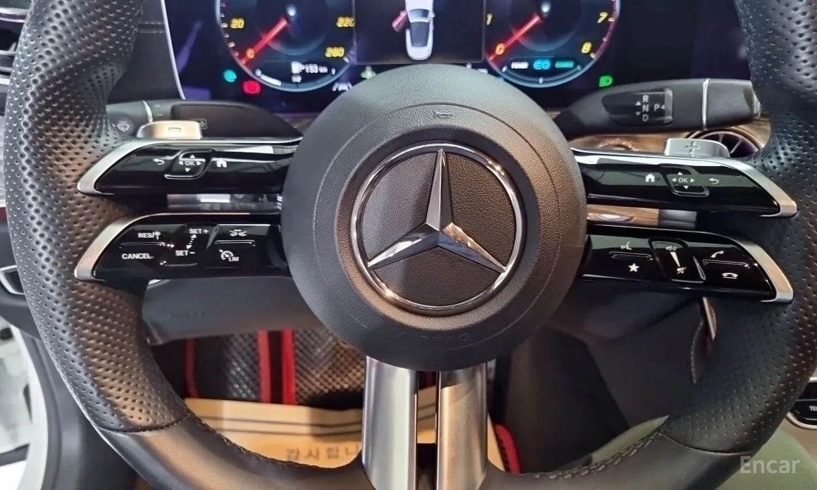 Фото 10 - Mercedes-Benz E-Class