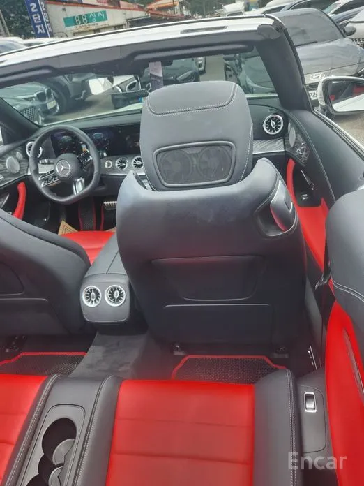 Фото 19 - Mercedes-Benz E-Class