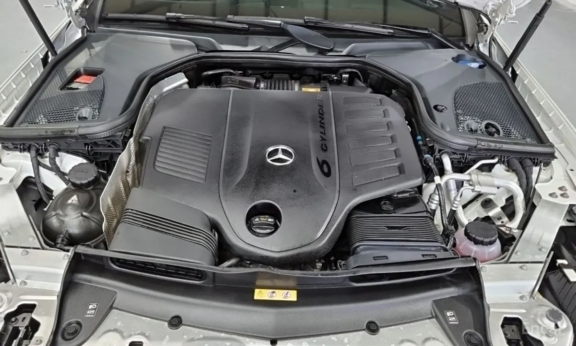 Фото 6 - Mercedes-Benz E-Class