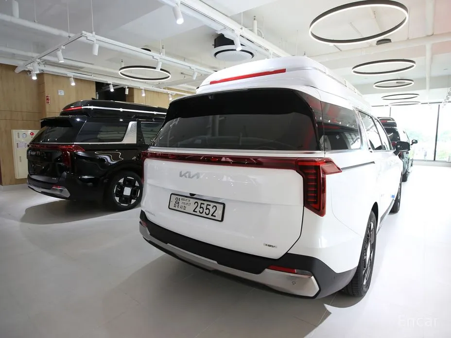 Фото 3 - Kia Carnival