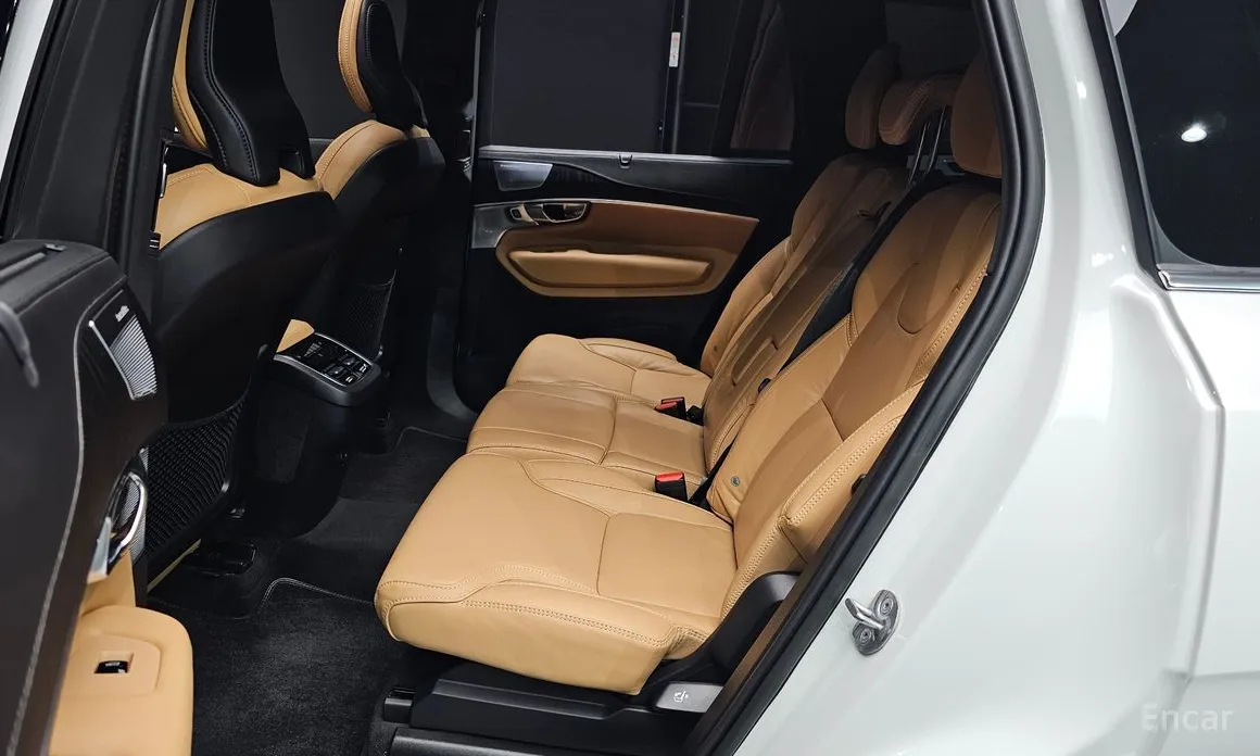 Фото 12 - Volvo XC90