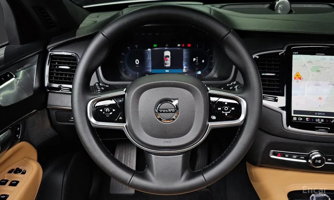 Фото 13 - Volvo XC90