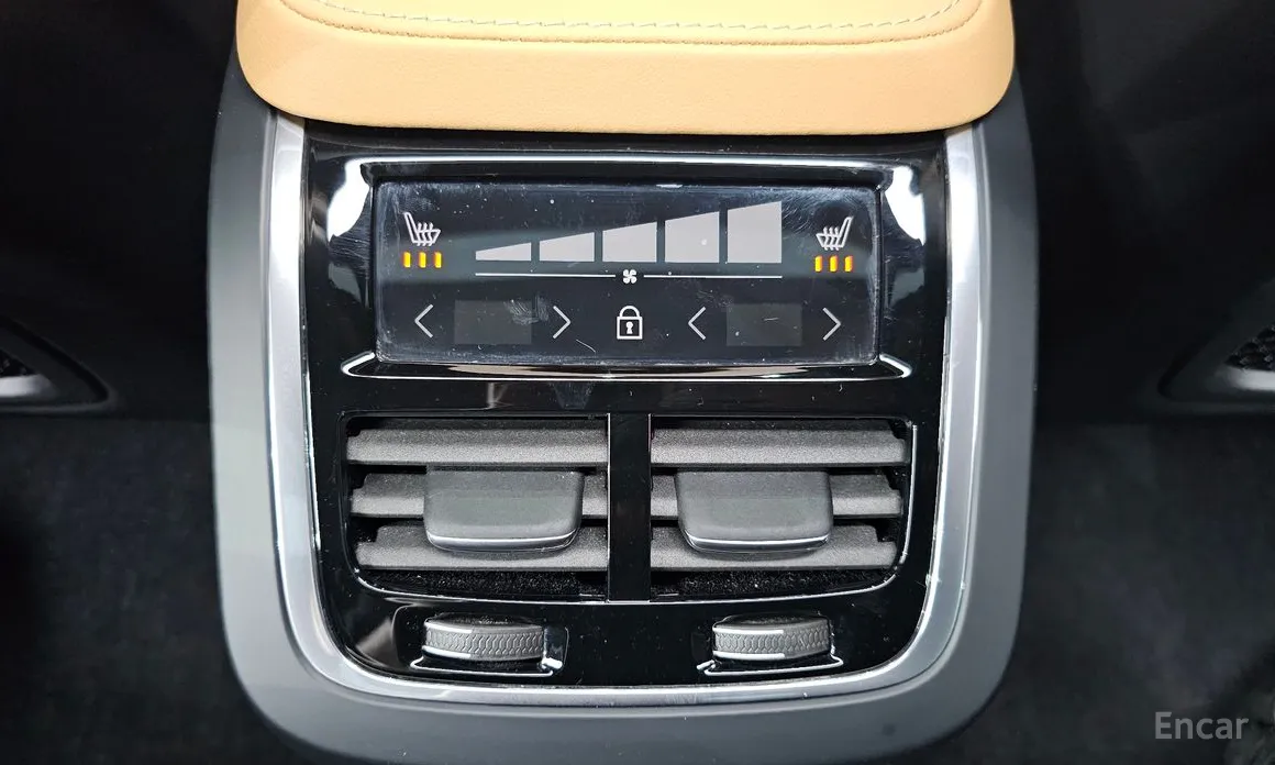 Фото 19 - Volvo XC90