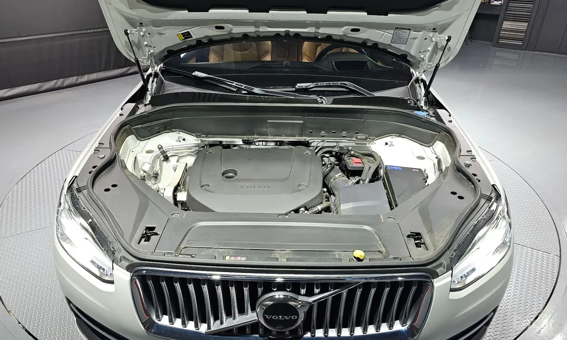 Фото 6 - Volvo XC90