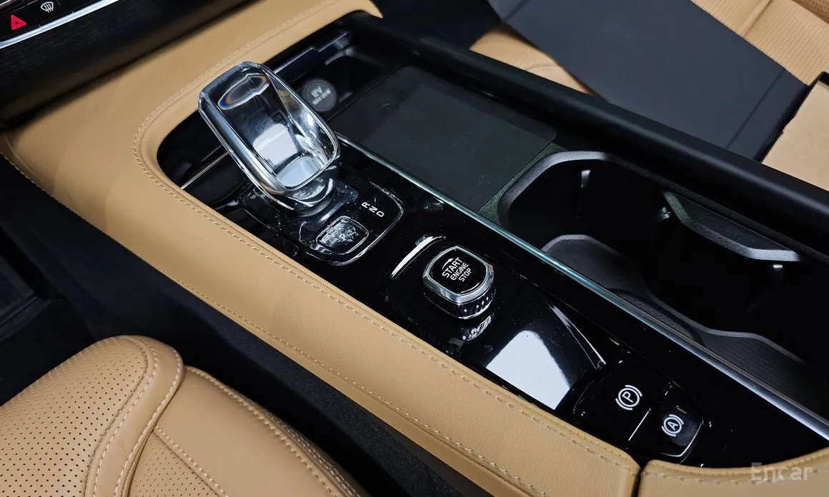 Фото 9 - Volvo XC90