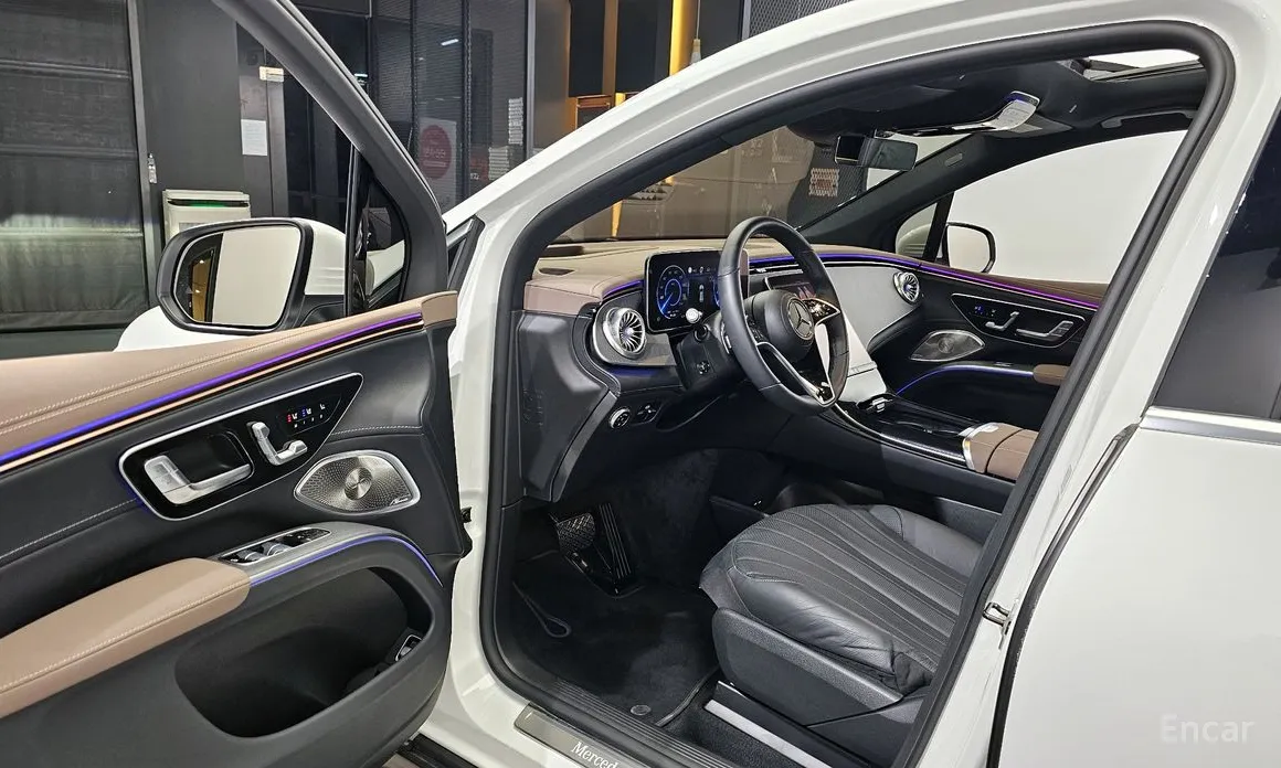 Фото 10 - Mercedes-Benz EQS