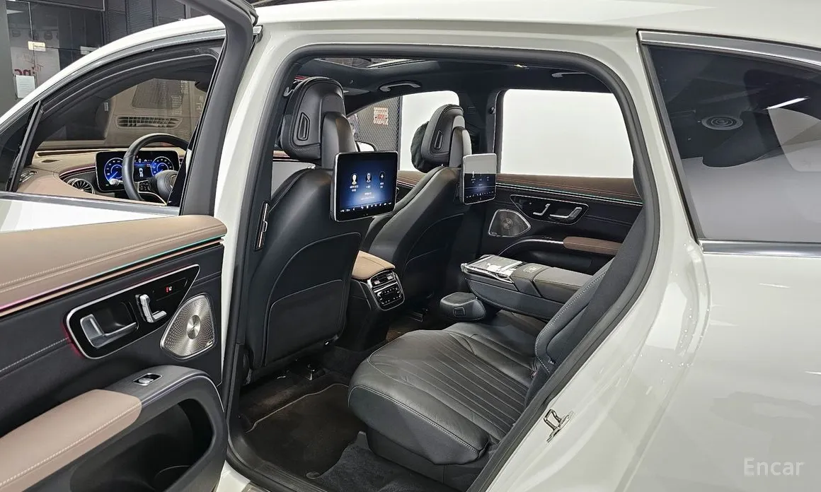 Фото 11 - Mercedes-Benz EQS