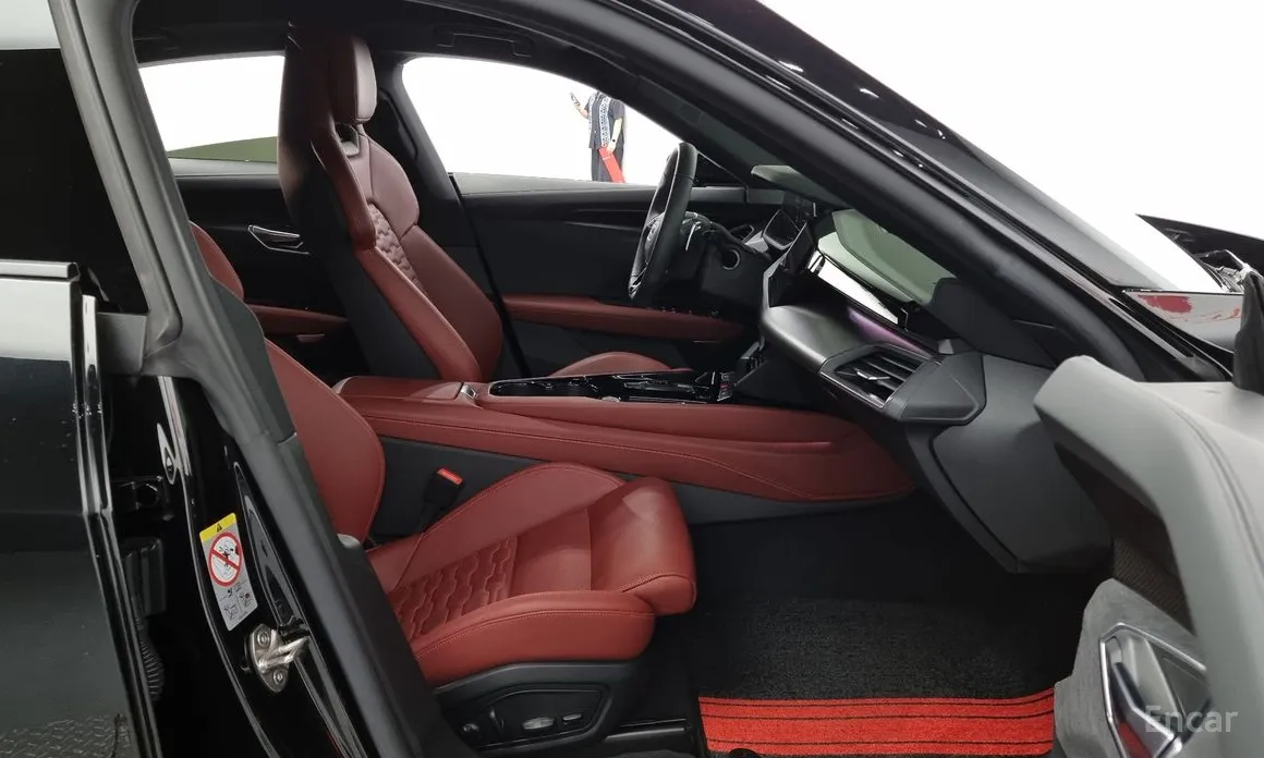 Фото 11 - Audi e-tron GT