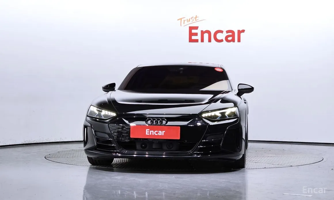 Фото 3 - Audi e-tron GT