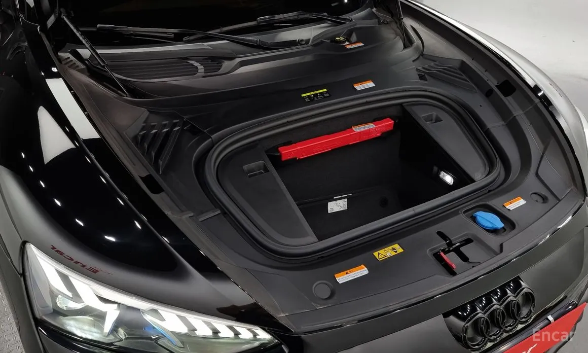 Фото 6 - Audi e-tron GT