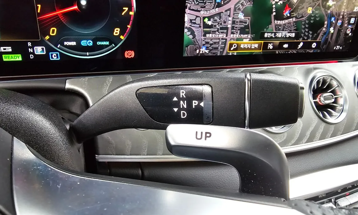 Фото 9 - Mercedes-Benz AMG GT