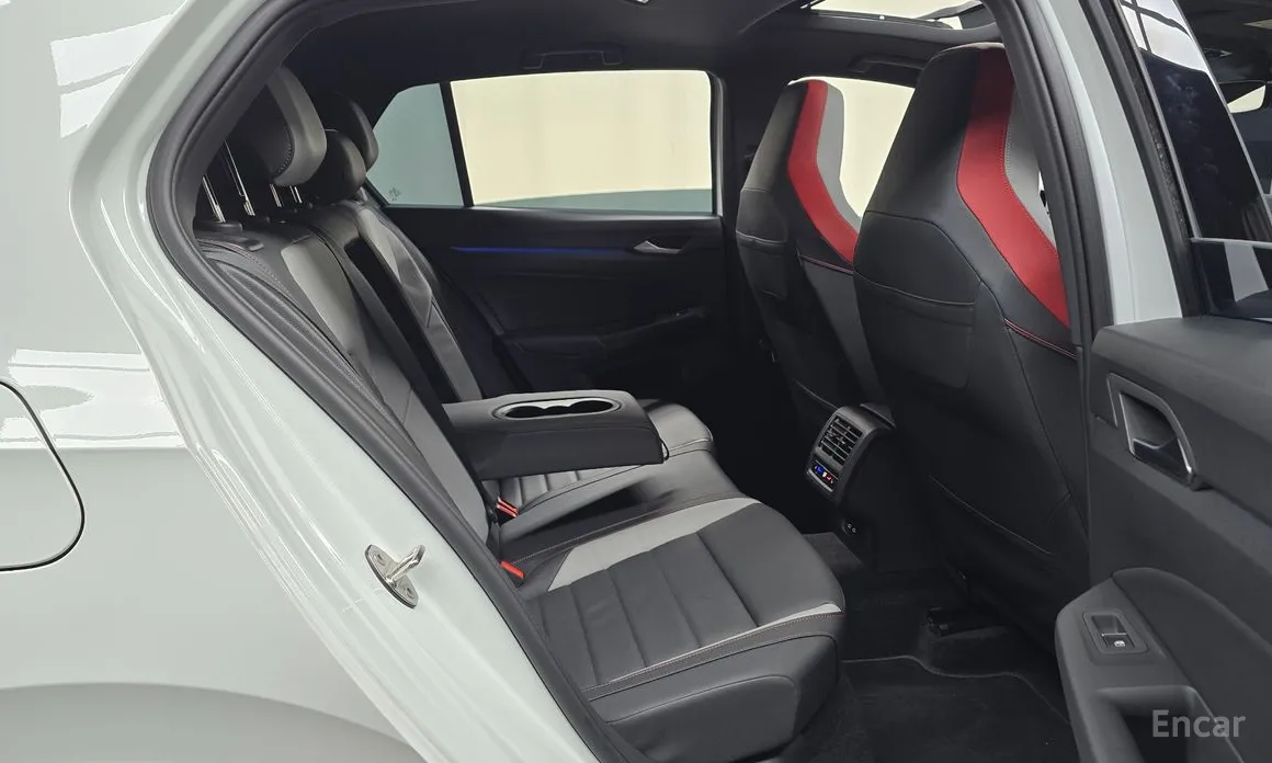 Фото 12 - Volkswagen Golf