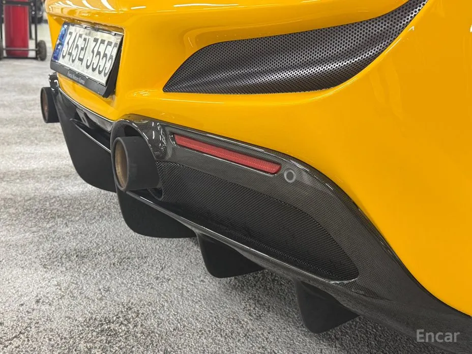 Фото 15 - Ferrari F8