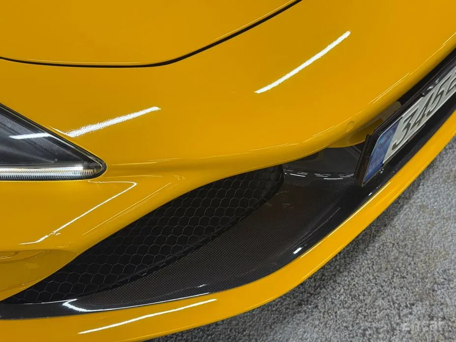 Фото 17 - Ferrari F8