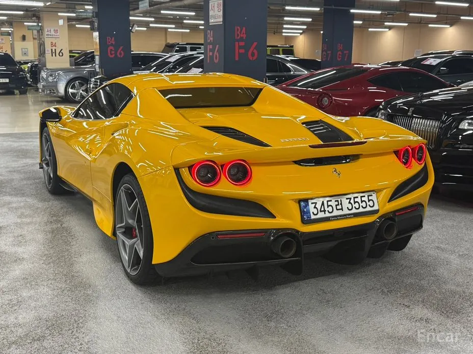 Фото 5 - Ferrari F8