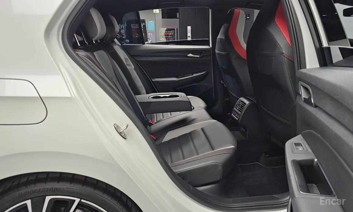 Фото 12 - Volkswagen Golf