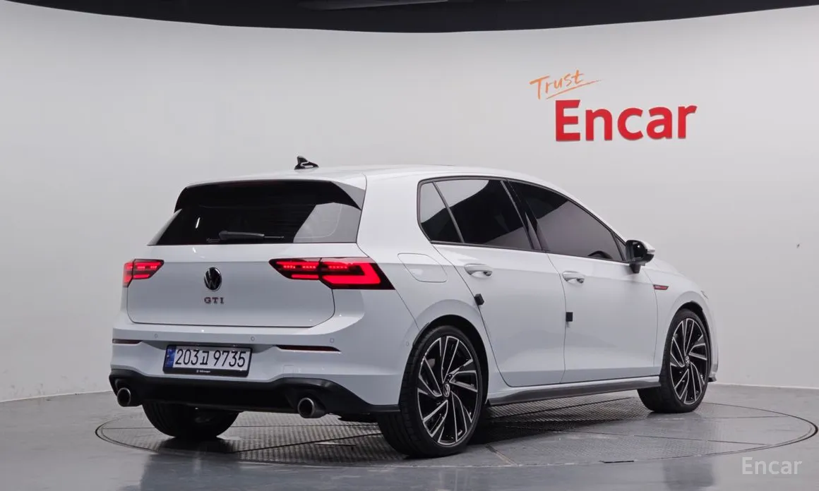 Фото 2 - Volkswagen Golf