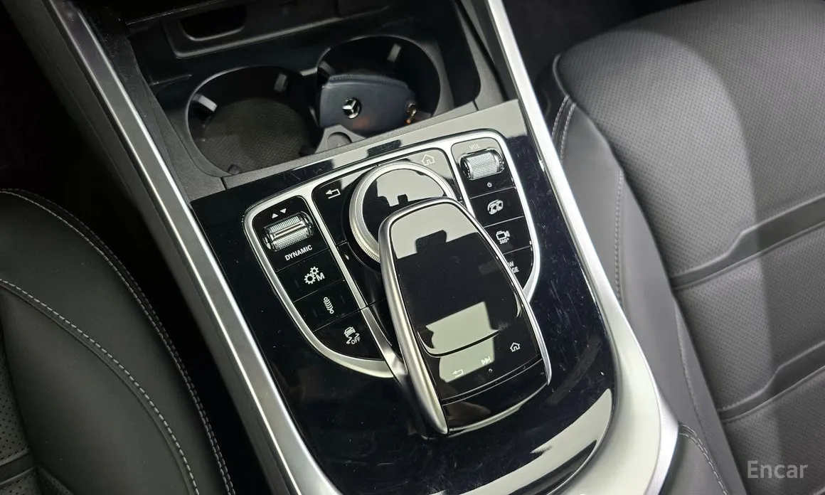 Фото 9 - Mercedes-Benz G-Class