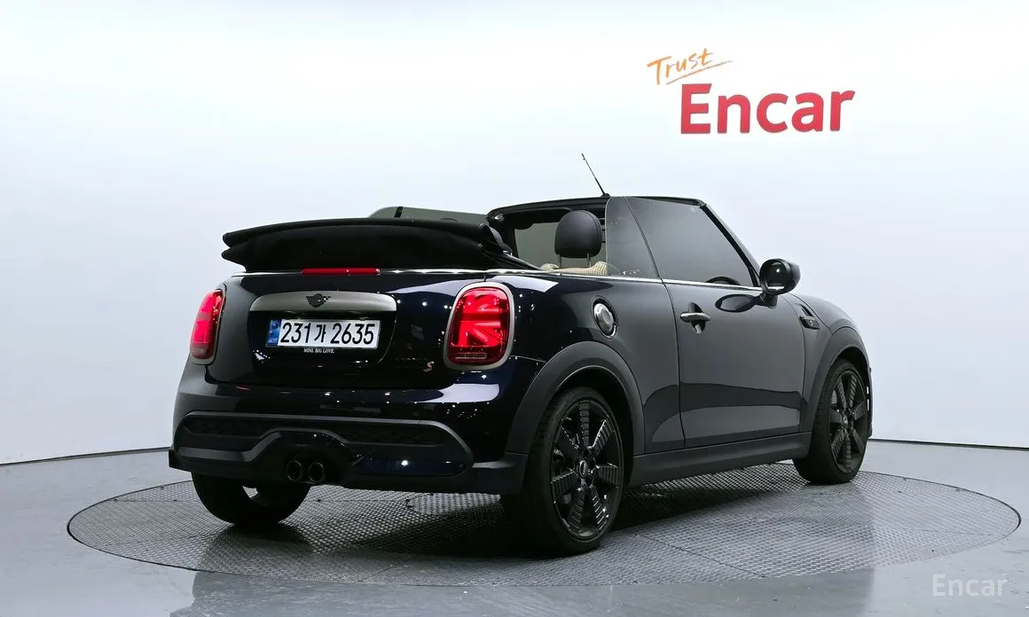 Фото 2 - Mini Cooper Convertible