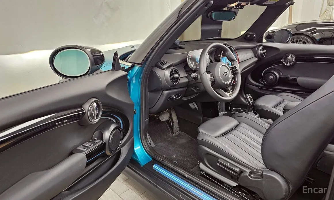 Фото 10 - Mini Cooper Convertible