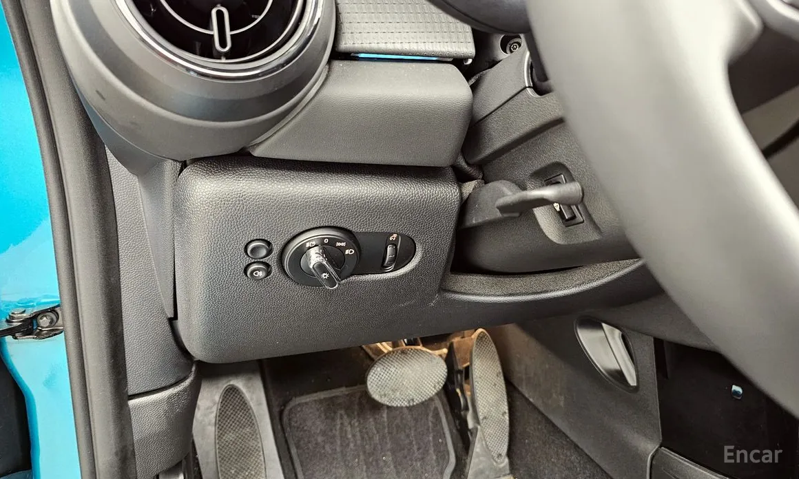 Фото 16 - Mini Cooper Convertible