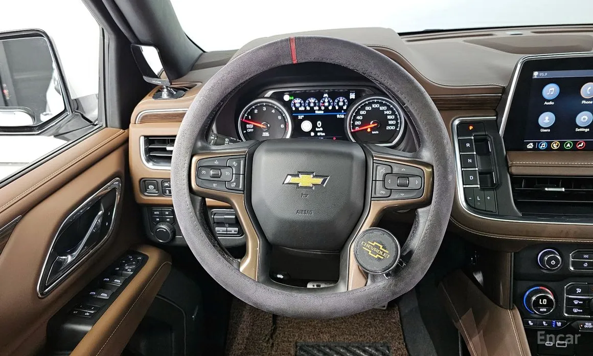 Фото 13 - Chevrolet Surburban