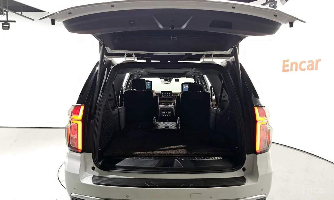 Фото 20 - Chevrolet Surburban