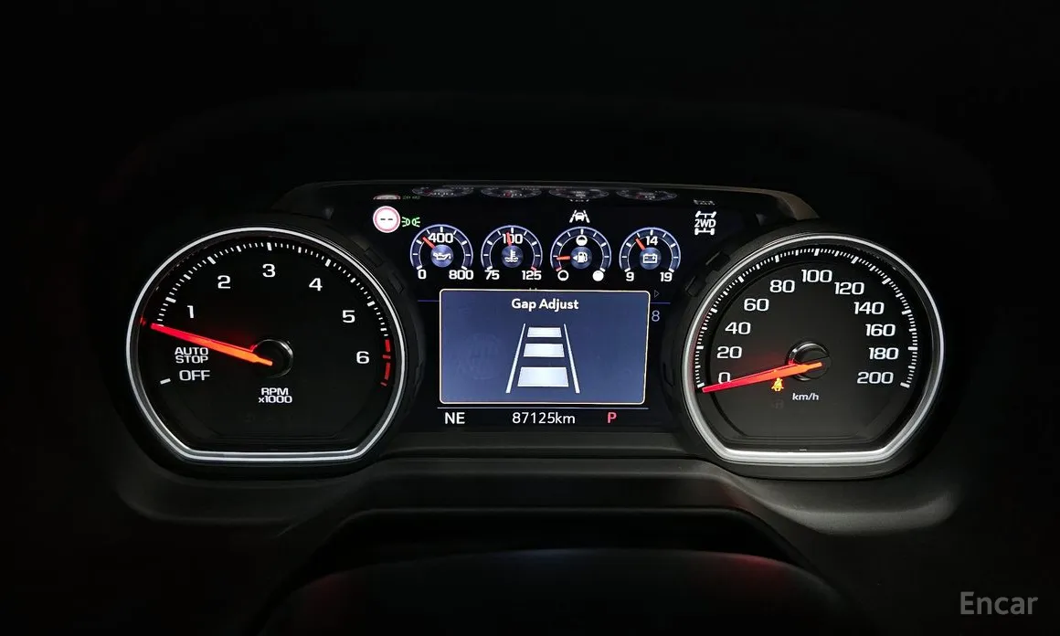 Фото 8 - Chevrolet Surburban