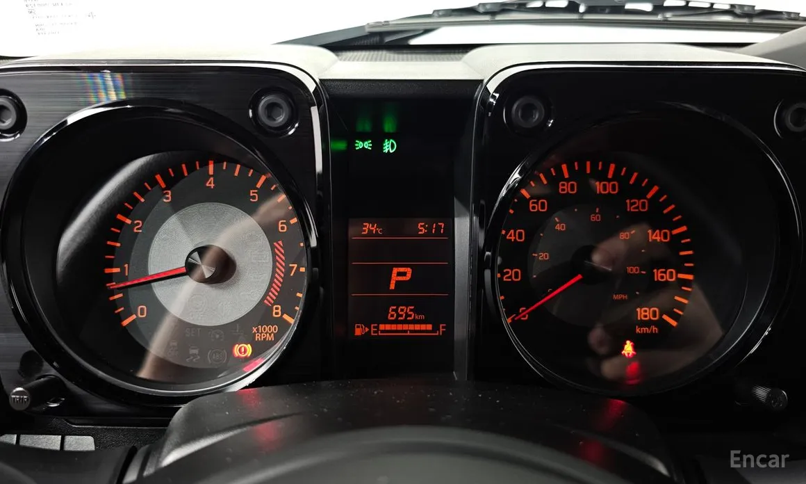 Фото 8 - Suzuki Jimny